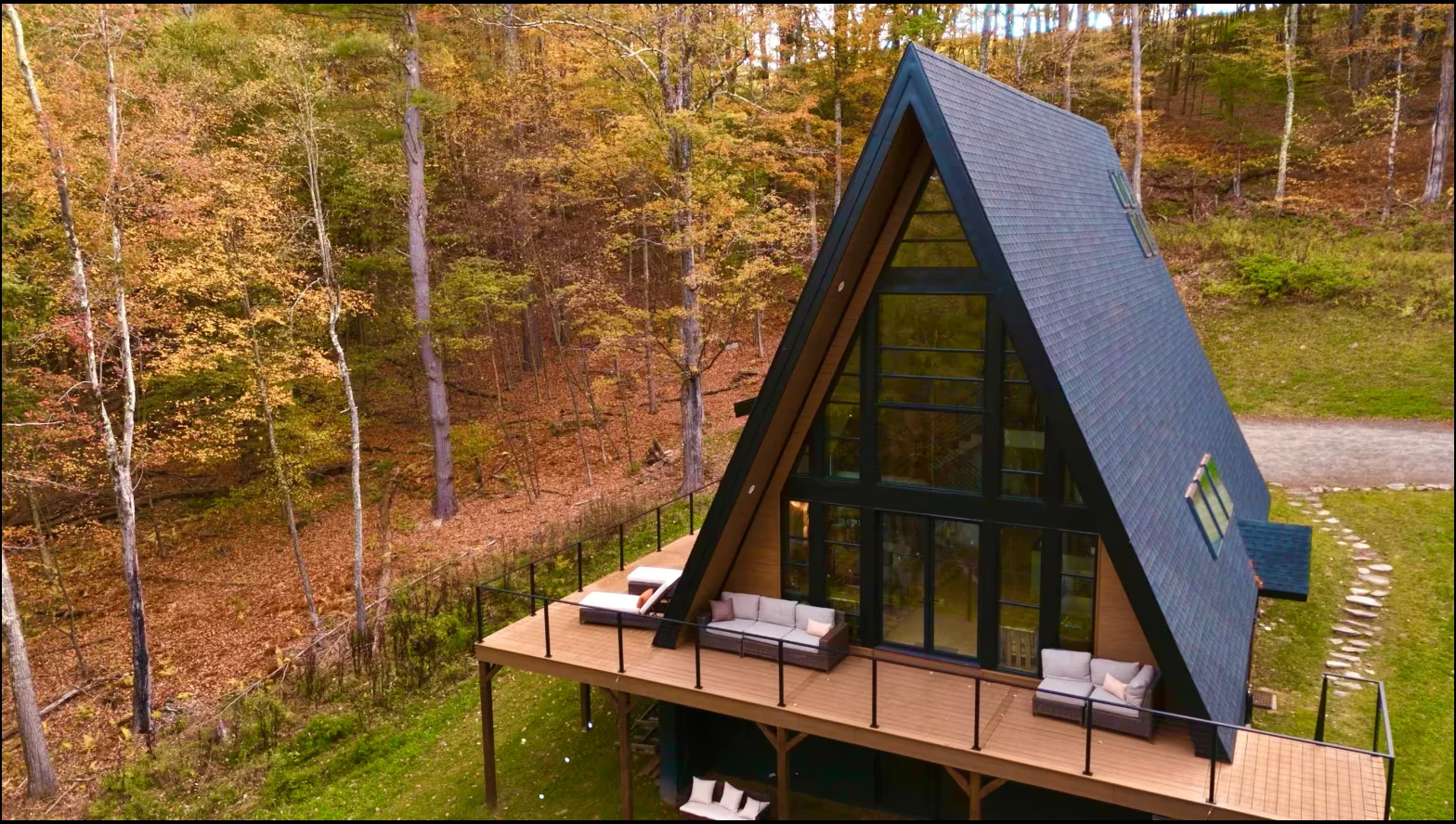 Moonlight Mountain House in the woods